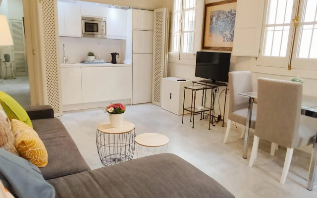 Bright Apartment at Santa Cruz 4 pax Parking Opc