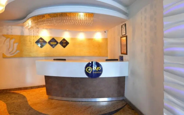 OYO Premium Banjara Hills Road No1