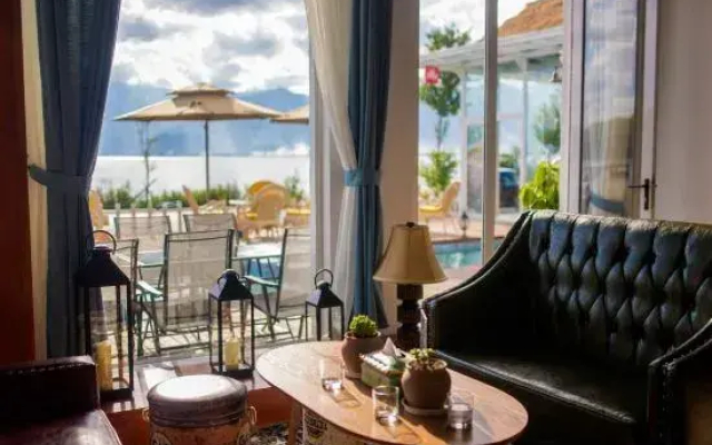Sea Light Seascape Resort Hotel (Dali Yixi · Harbor Hotel)