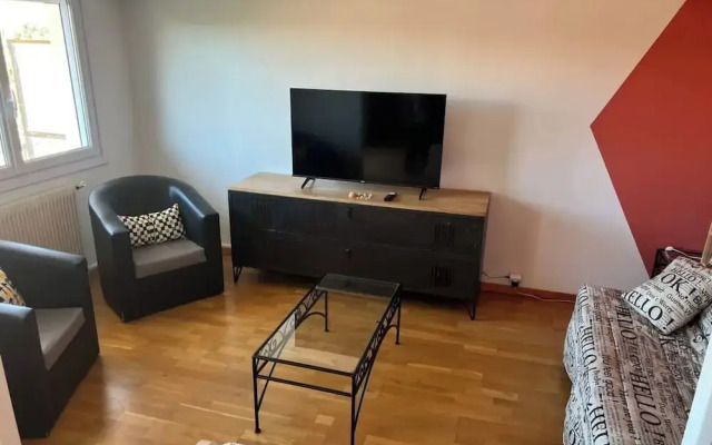 Spacious Flat Near Beach