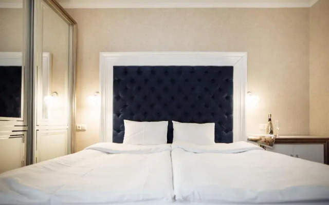 Private Rooms in Hotel Lift 1R