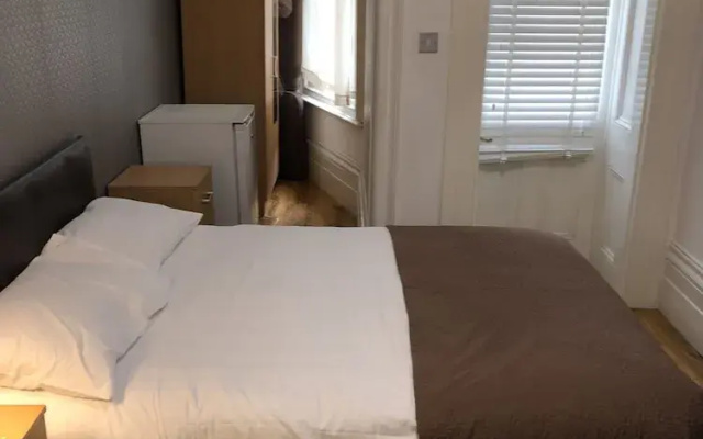 Suite Overlooking Hyde Park