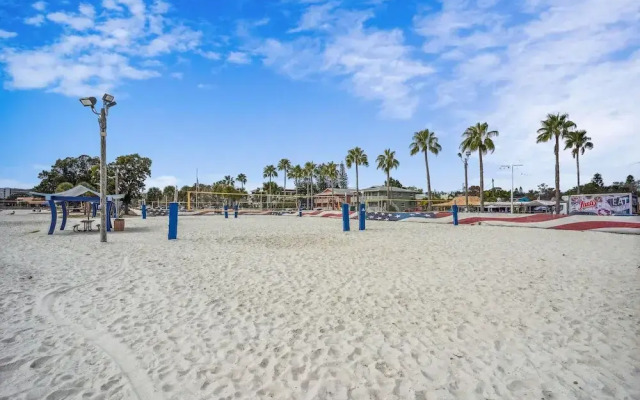 Beach Quarters #6