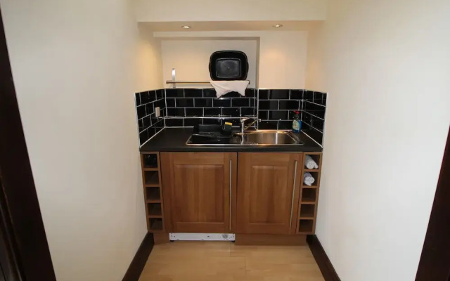 Hideaway 2 Bedroom Apartment by Cardiff Holiday Homes