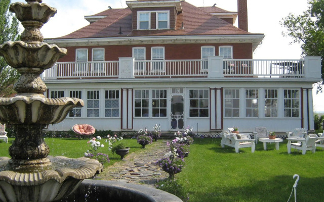 Wakamow Heights Bed & Breakfast