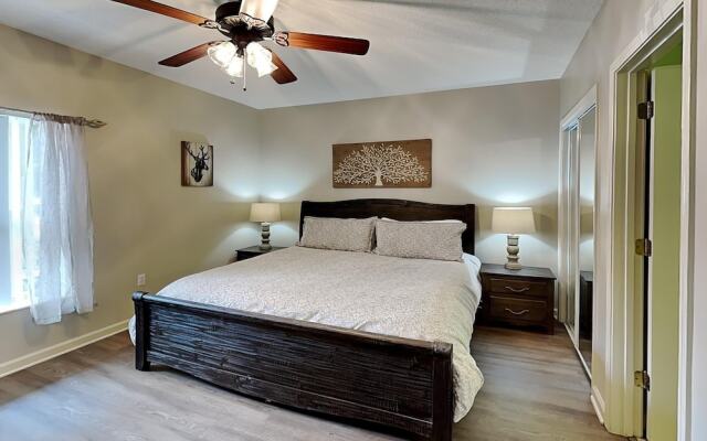 Whispering Pines Condos by VTrips