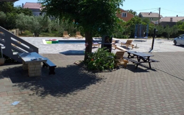 Vojni - With Pool - A2 Jednosobni