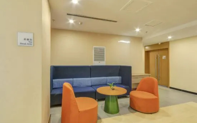 Holiday Inn Express Tangshan Downtown – Hotel Rooms – Tangshan