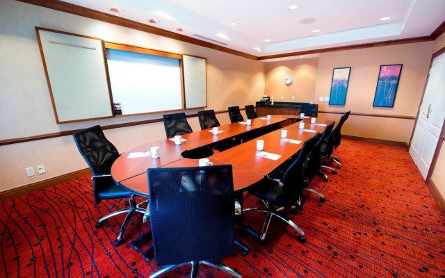 Residence Inn by Marriott Mississauga - Airport Corporate Centre West