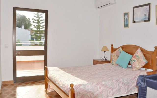 Spacious Holiday Home in Vilamoura With Private Pool