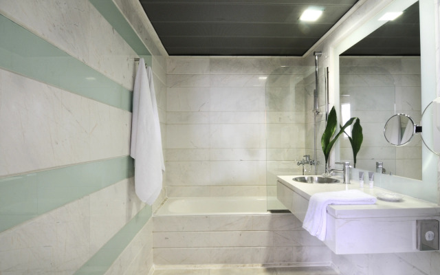 Dorian Inn Hotel