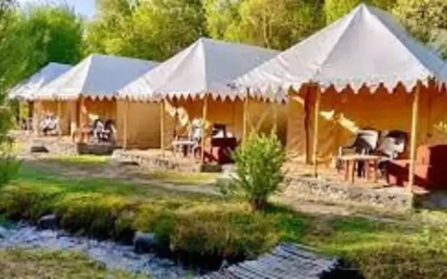 Royal Deluxe Camp