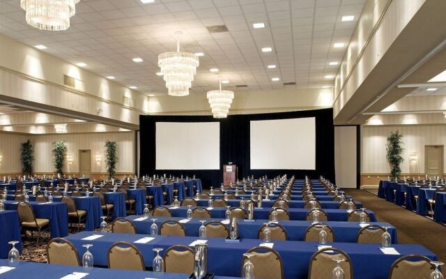 Ramada Plaza Cincinnati Sharonville