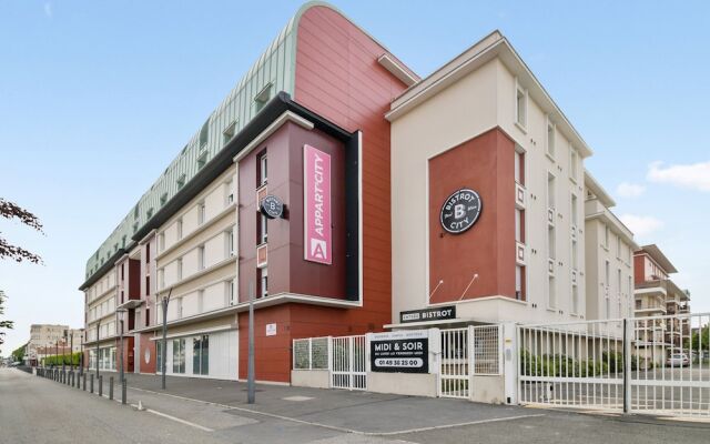 Appart'City Confort Le Bourget Blanc Mesnil - Appart Hôtel ex Park&Suites