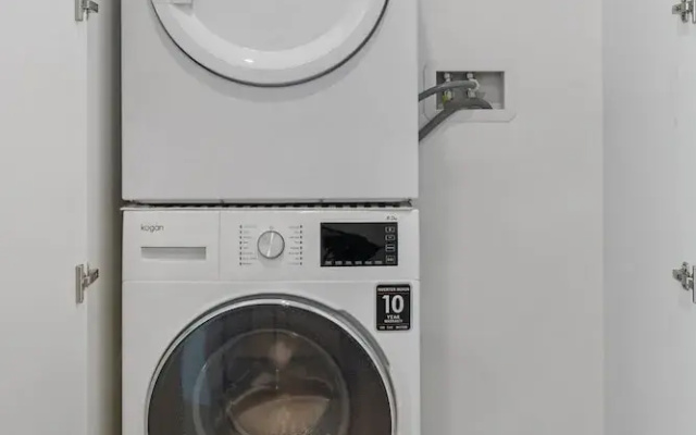 Generous 2-bed Apartment With Great Amenities