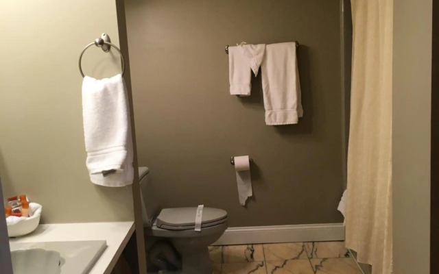 Colts Neck Inn Hotel