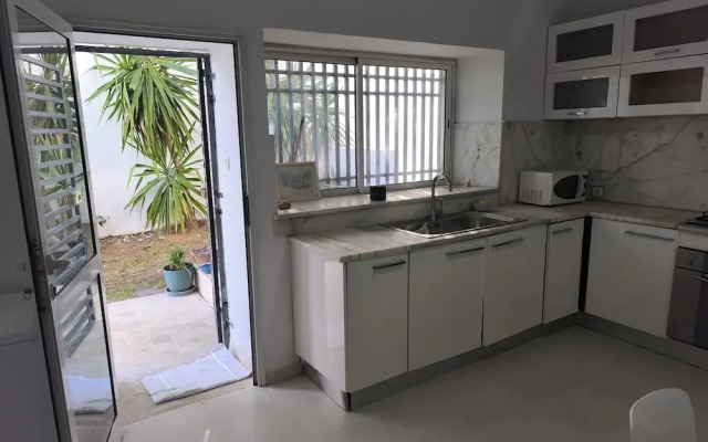 Stylish villa avec parking et piscine