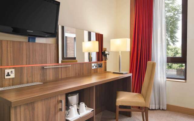 Ramada by Wyndham Hounslow - Heathrow East