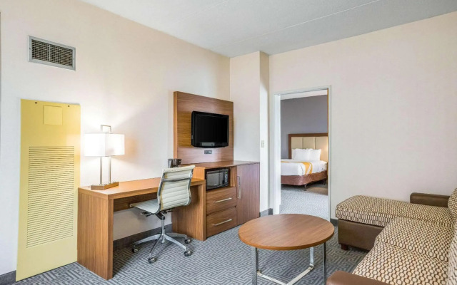Quality Suites Lansing