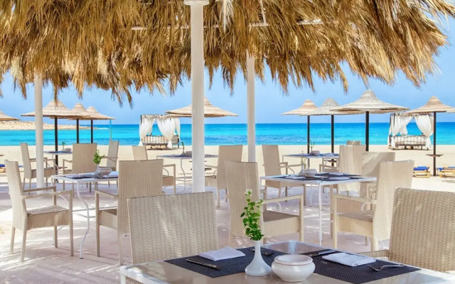 JAZ Neo Almazino, Almaza Bay