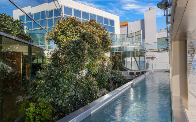 Malibu Glass Estate in Malibu, Malibu