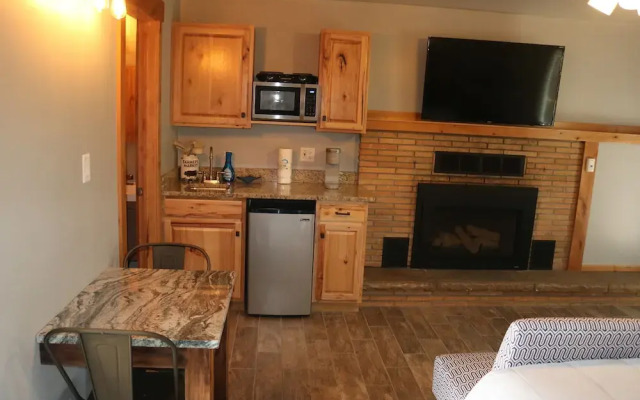 Columbine Inn