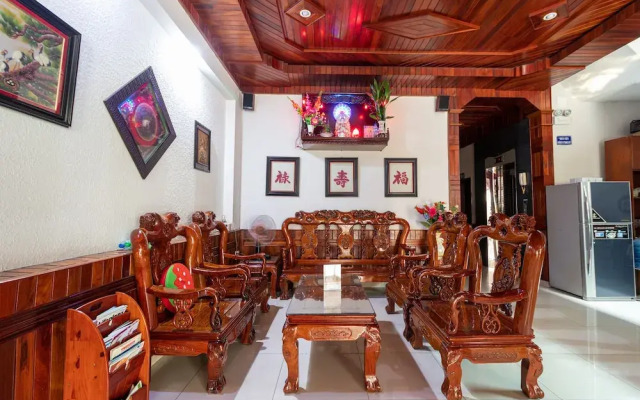 RedDoorz @ Phan Huy Ich Street