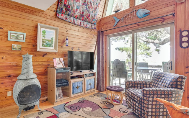 Amazing Views! One More Day Escape on Oak Island