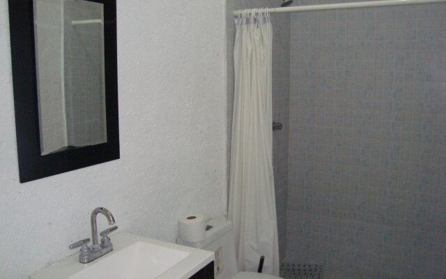 Hotel Teques Inn