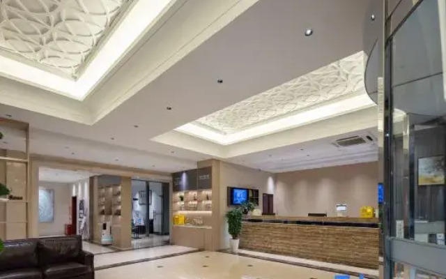 Jintai Business Hotel (Wuhan Canglong Island Hubei University of Economics Store)