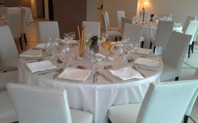 EliHotel