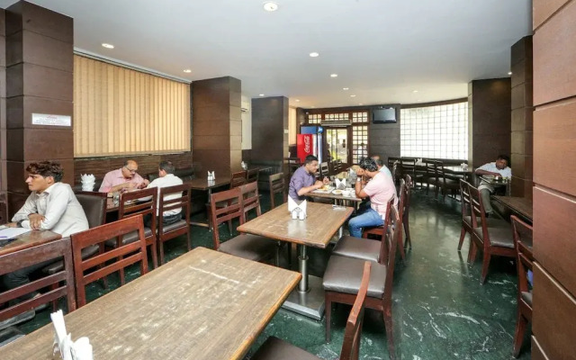 Lucky Hotel Goregaon