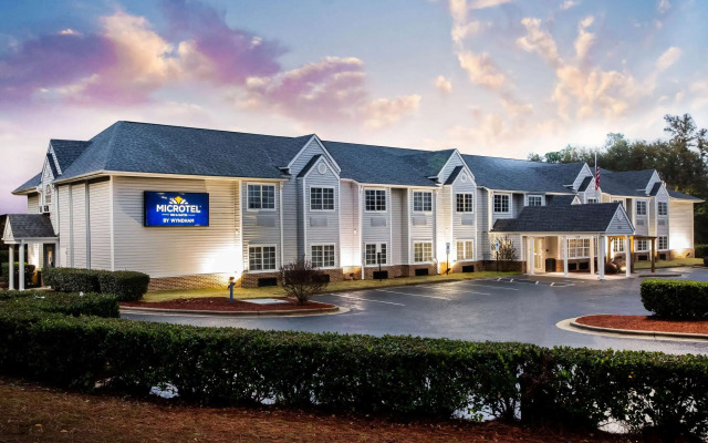 Microtel Inn & Suites by Wyndham Southern Pines / Pinehurst