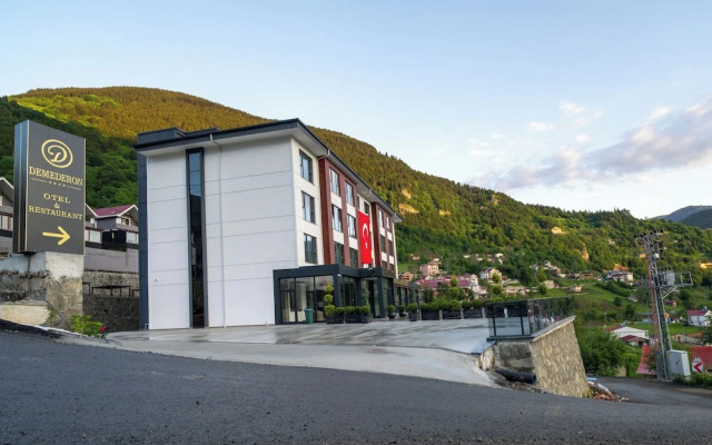 Demederon Hotel