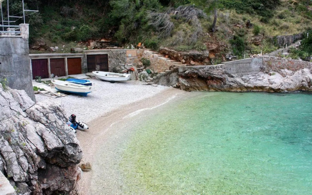 Seaside secluded apartments Cove Pobij, Hvar - 7506