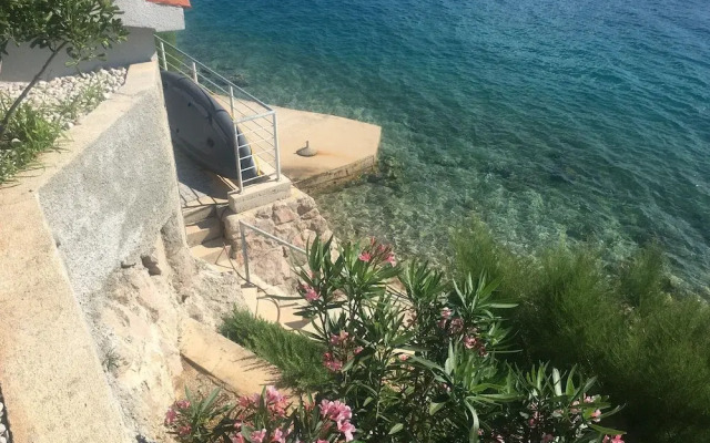 Sea-view Holiday Home in Lukovo Šugarje With Private Terrace