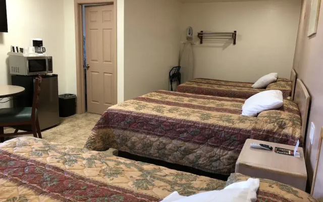 Topper Motel
