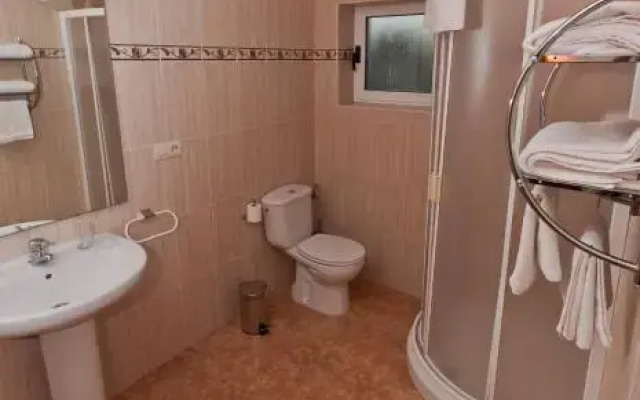 Hostal Restaurante María Victoria