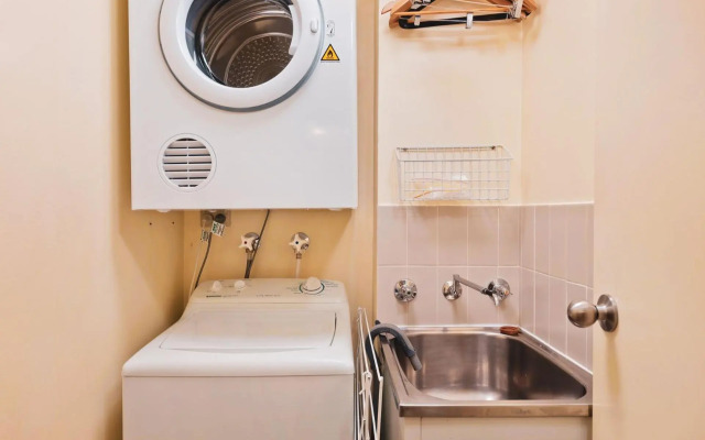 Lantern 1 Bedroom Garden Apartment with view