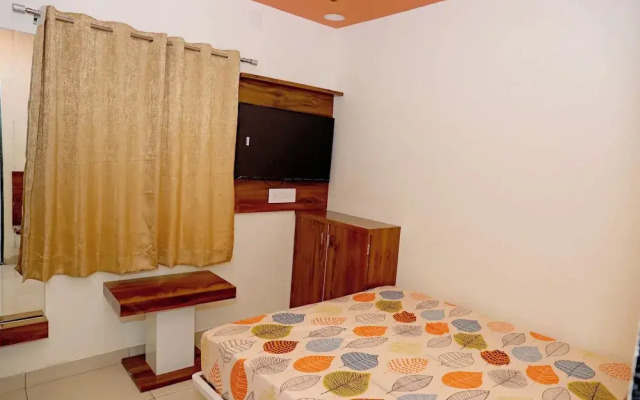 Radhe Krishna Hotel and Restaurant