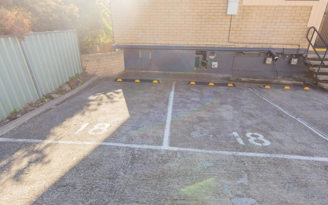 Central Park 18 1 Snowy River Ave