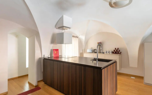 Santo Stefano 13 - Quadrilocale Elegante