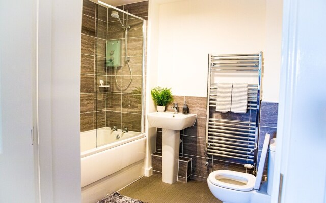 Luxury & Cosy new Build 2-bed Apartment in Chatham