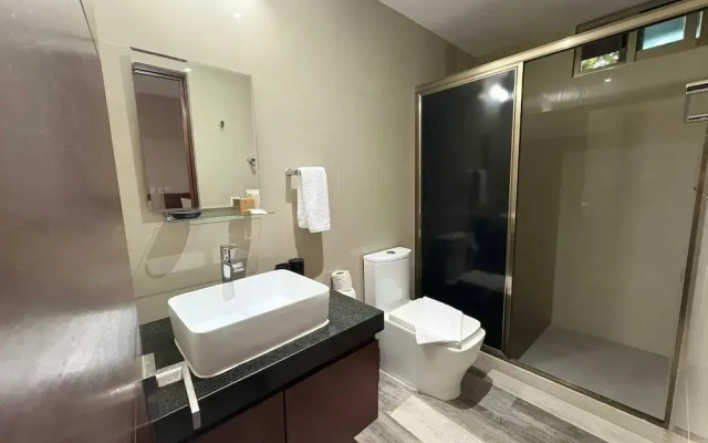 Tropical Elegance Studio CondoHotel