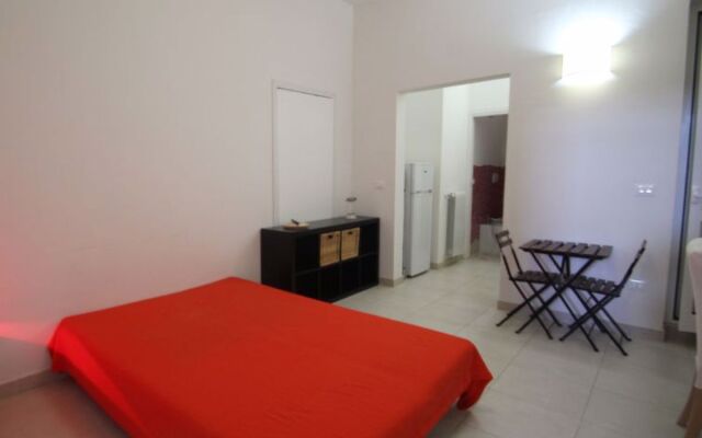 Apartment Mono Ada Castro