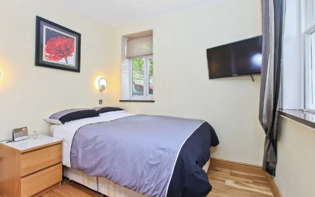 Baker Street Suites