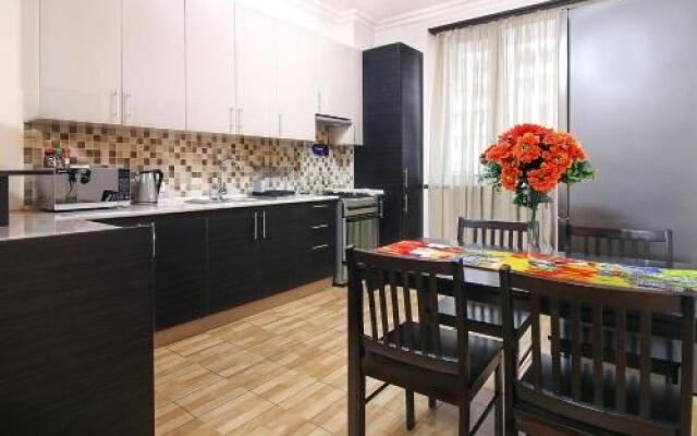 Apartment On Arami Street