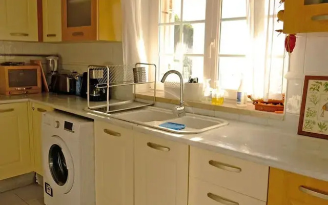 FreeSurfCamp & Hostel