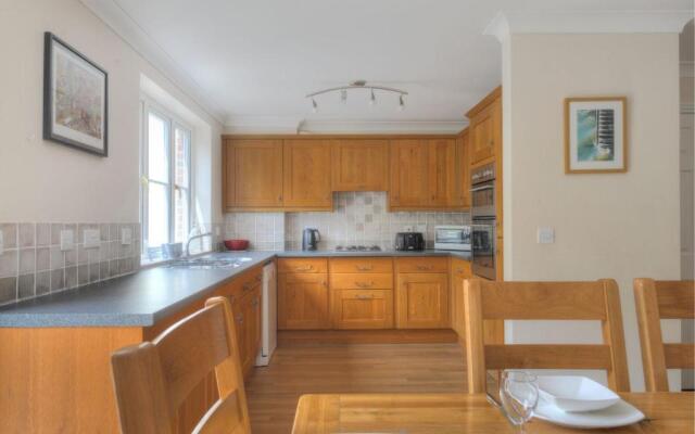 1 Woodroffe Meadow