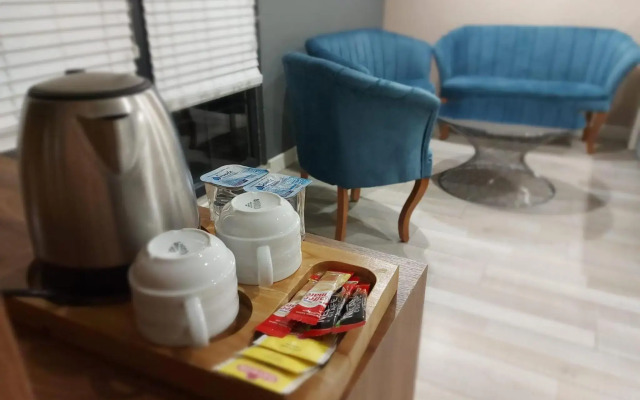 White Golden Suite Hotel